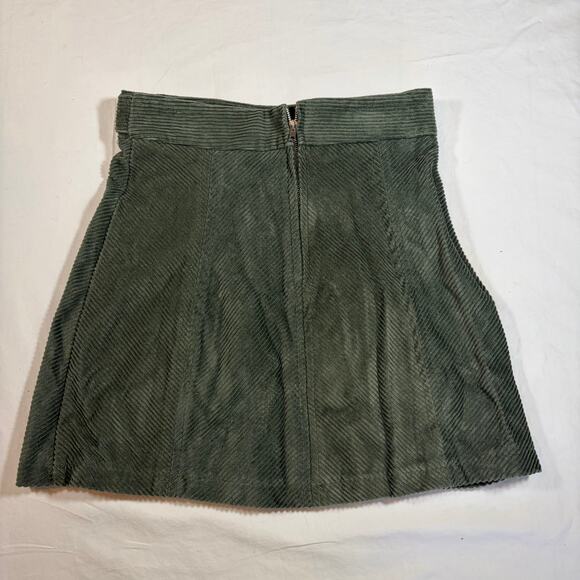 Altar’d State olive green corduroy mini skirt. Size XS - Picture 4 of 6